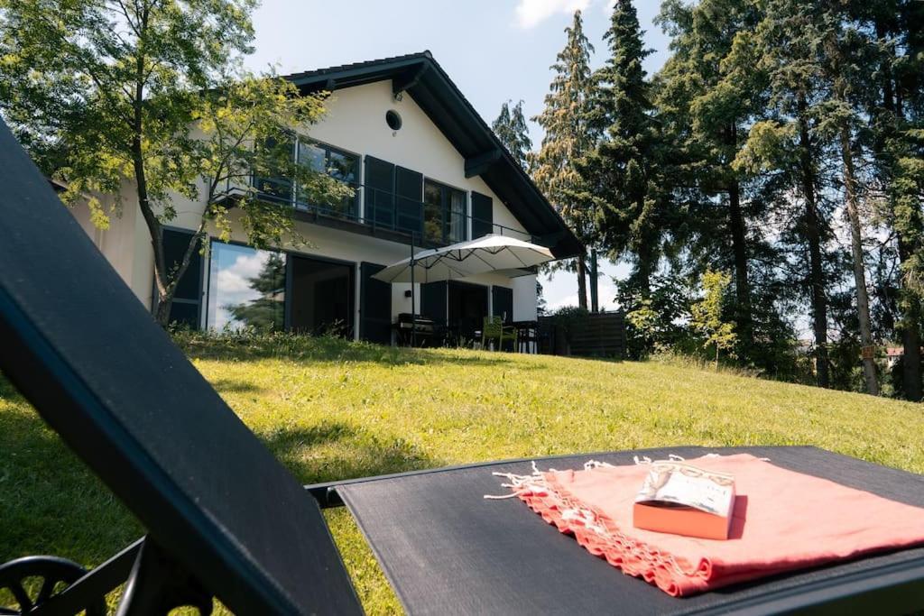 Eifel21 - Stilvolles Haus In Der Vulkaneifel Bleckhausen Kültér fotó